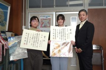 読書感想画県審査佳作入選表彰